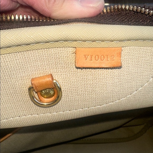 Louis Vuitton Brown Monogram Men's Bag - Picture 13 of 13